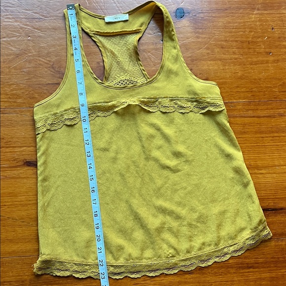 Lush Lace Blouse - Picture 5 of 9